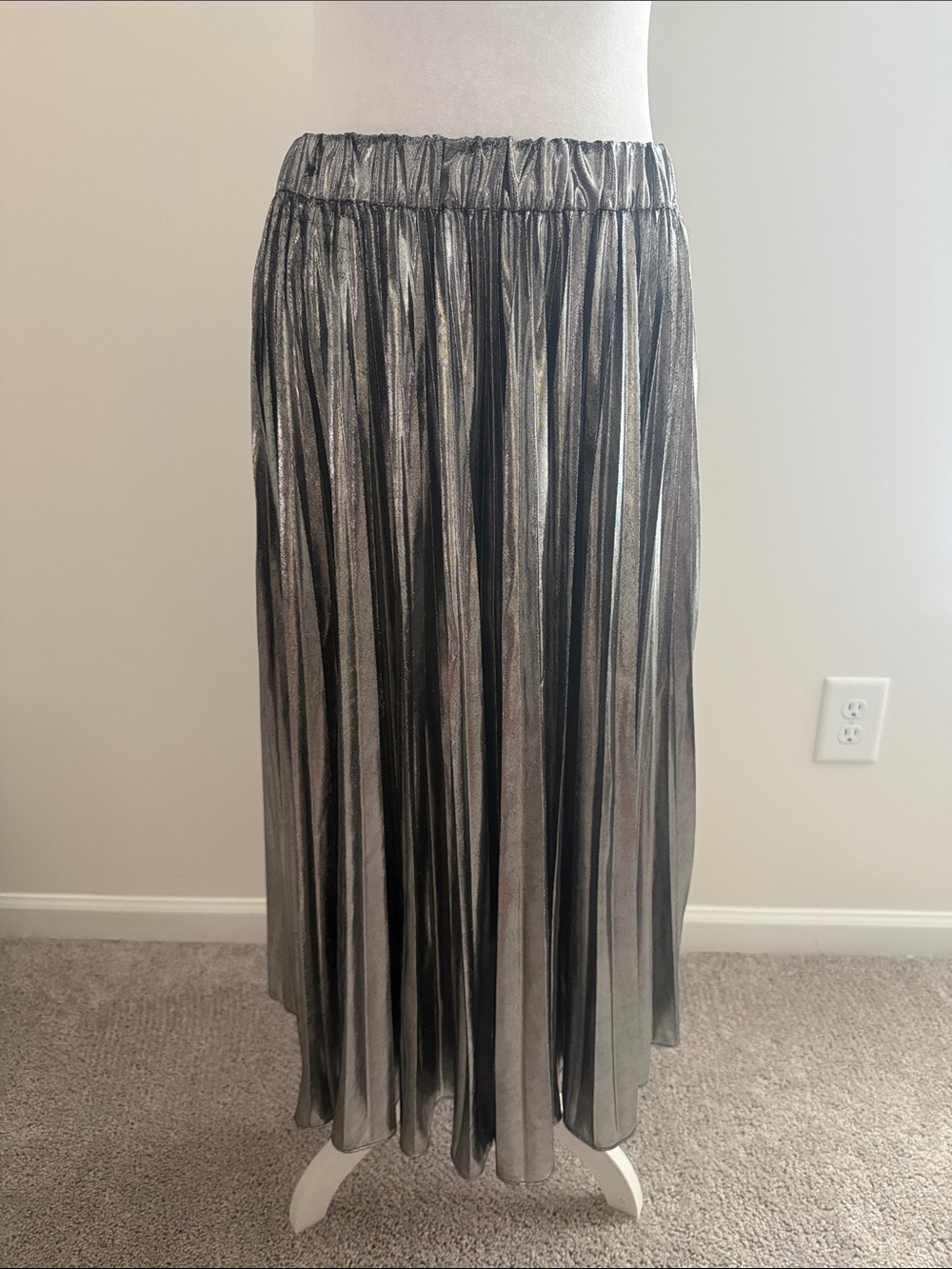 MICHAEL Michael Kors Silver Metallic Pleated Maxi Skirt